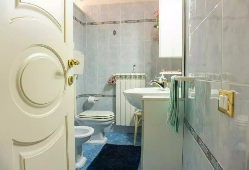 ペンション Alexander S Home