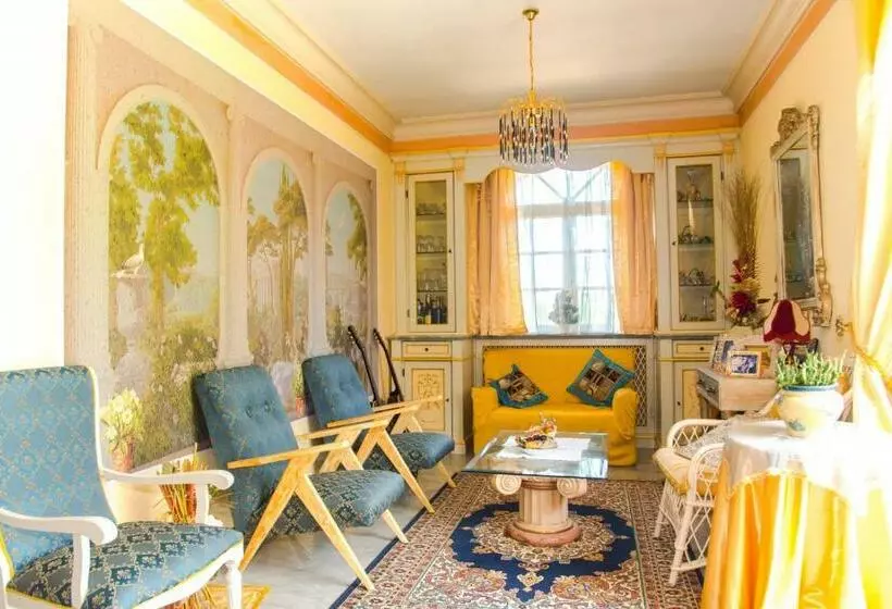 ペンション Alexander S Home