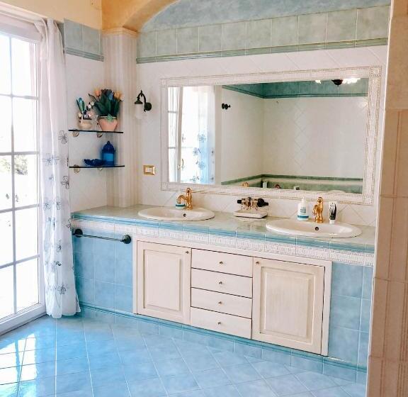 بنسيون Alexander S Home