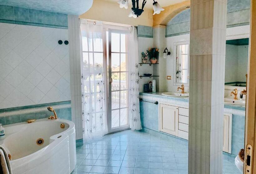 بنسيون Alexander S Home