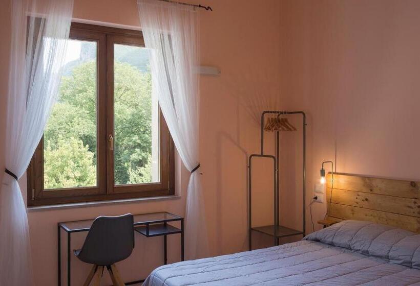 פנסיון Djenga Rock N Rooms