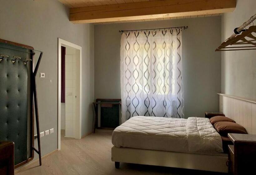 פנסיון Djenga Rock N Rooms