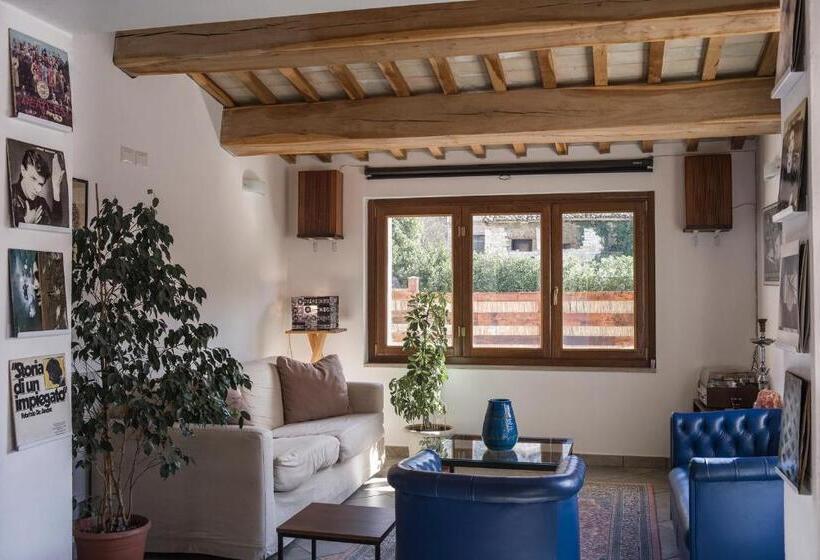 פנסיון Djenga Rock N Rooms