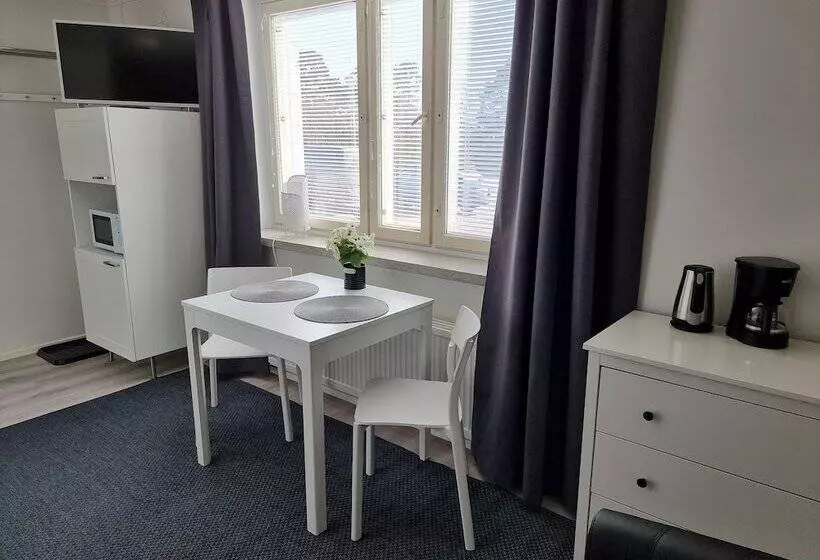 Majatalo Gasthaus Vanha Merivartioasema