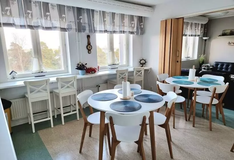 Majatalo Gasthaus Vanha Merivartioasema