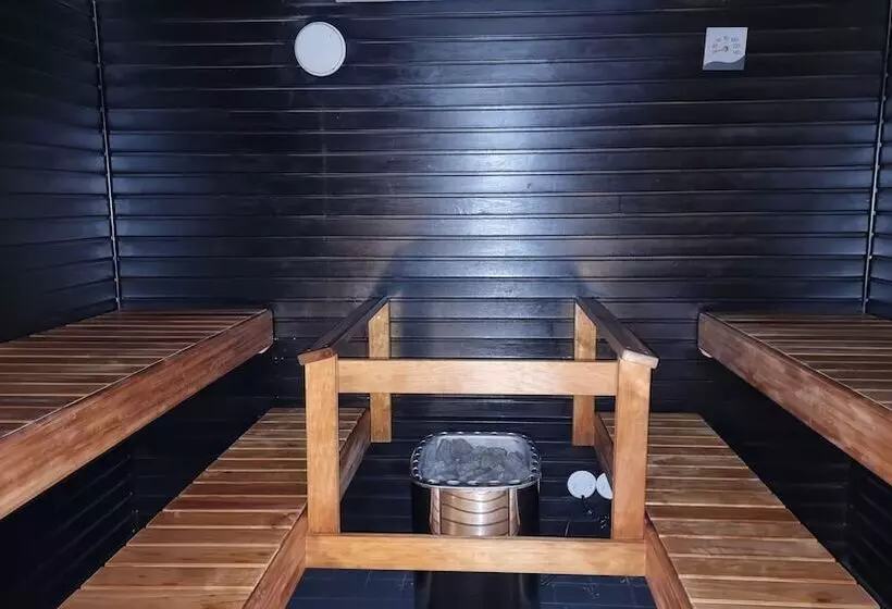 Majatalo Gasthaus Vanha Merivartioasema