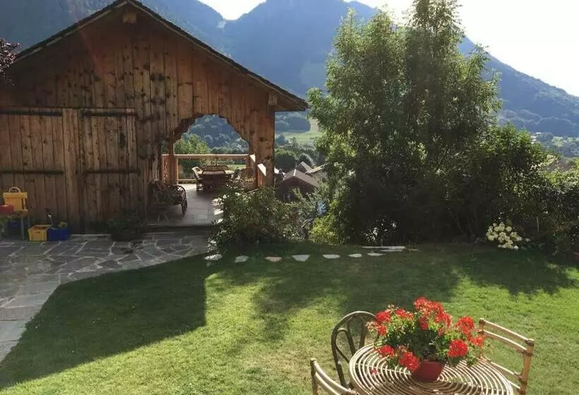 ペンション La Montagnarde Des Sapins Blancs