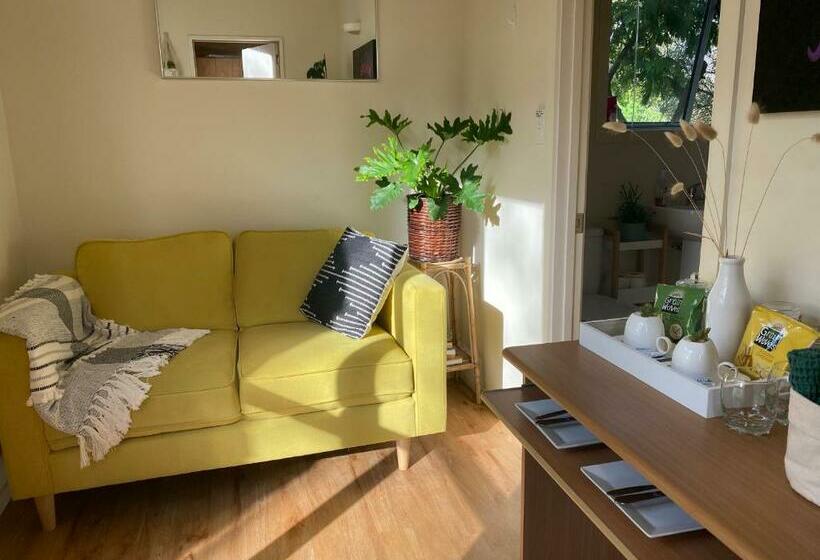 بنسيون The Willow Guest Suite