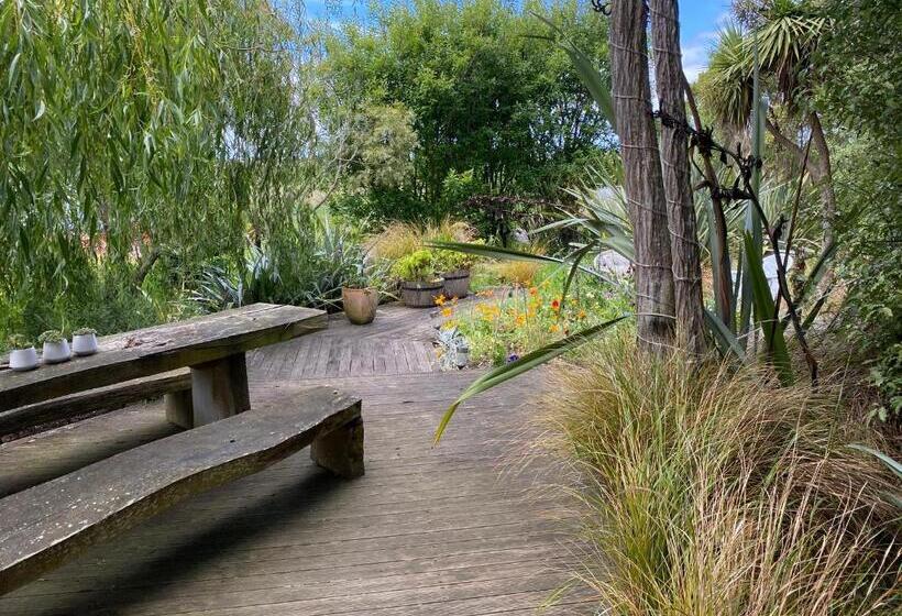 بنسيون The Willow Guest Suite