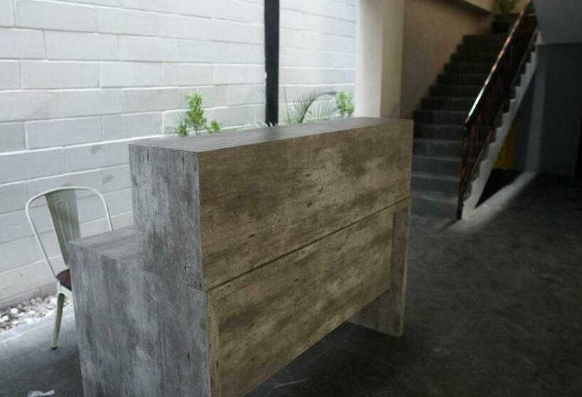 Hostel Dparagon Kerten