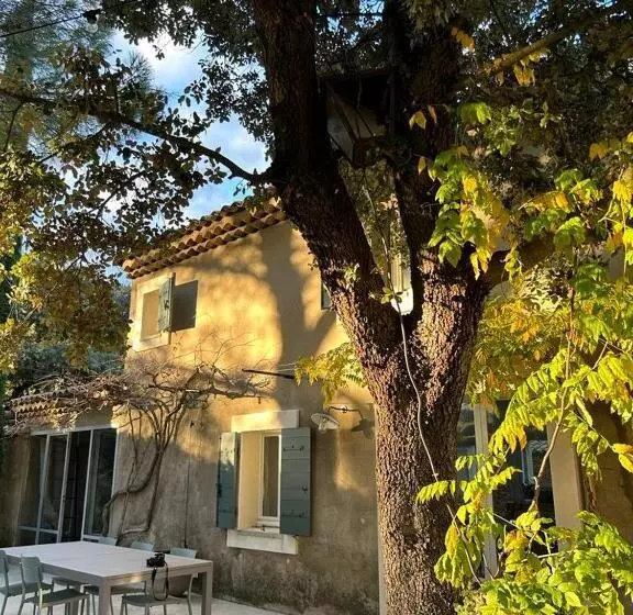 Aamiaismajoitus (B&B) Maison Les Chênes