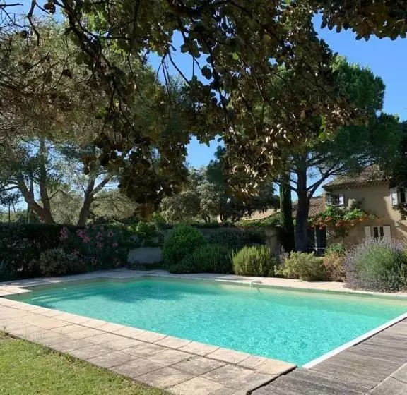 Aamiaismajoitus (B&B) Maison Les Chênes