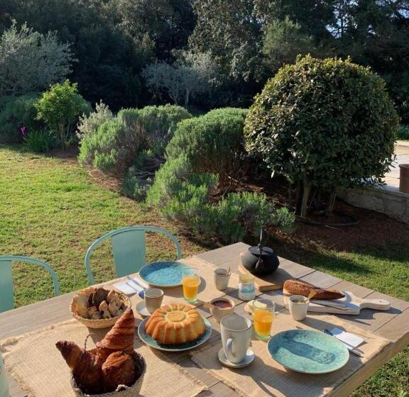 ベッドアンドブレックファースト Maison Les Chênes