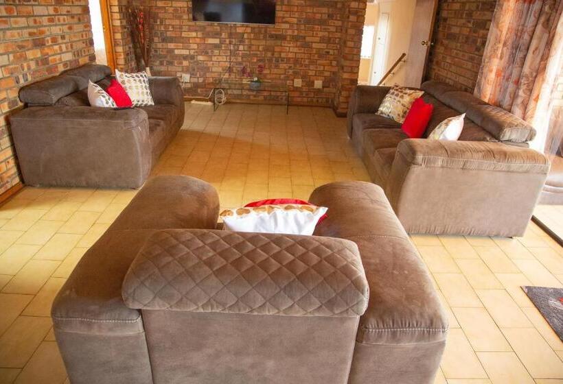 مبيت وإفطار Sojourners  Rest House