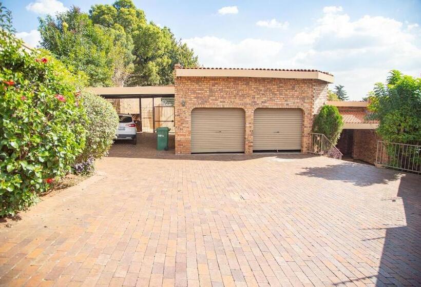 مبيت وإفطار Sojourners  Rest House