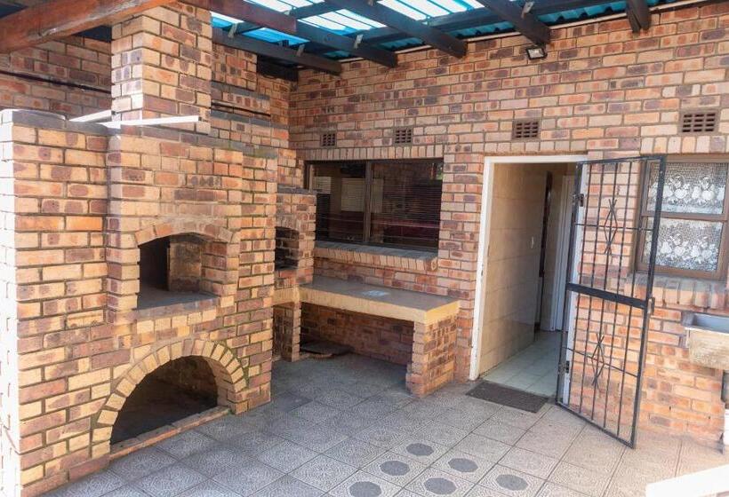 مبيت وإفطار Sojourners  Rest House