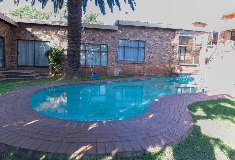 مبيت وإفطار Sojourners  Rest House