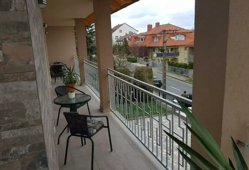 Flamingó Apartmanház
