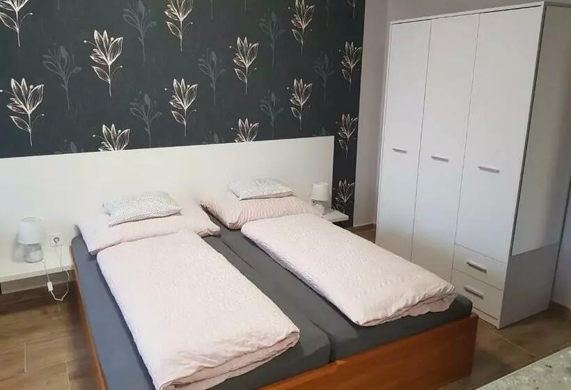 Flamingó Apartmanház