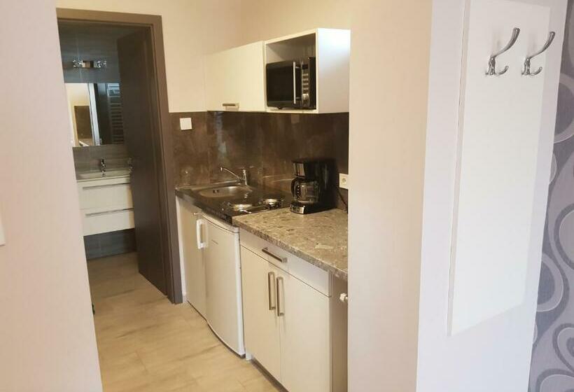 Flamingó Apartmanház