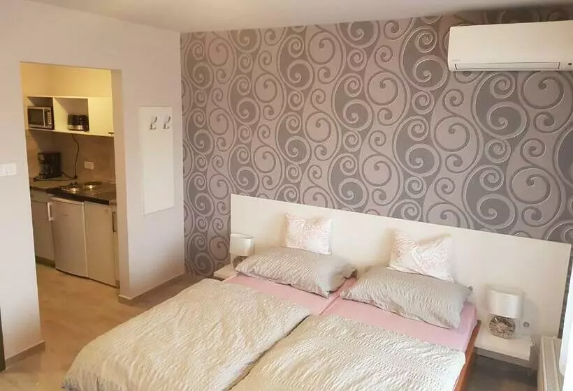 Flamingó Apartmanház