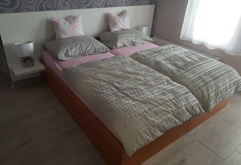 Flamingó Apartmanház