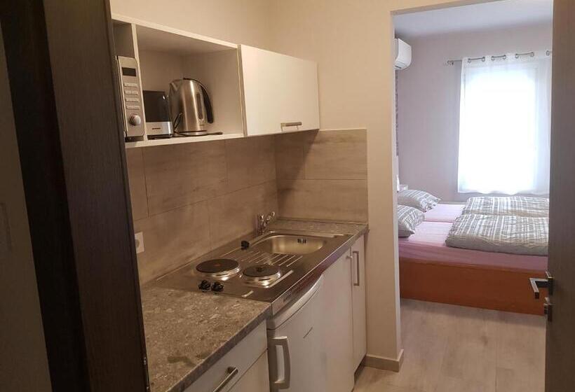 Flamingó Apartmanház