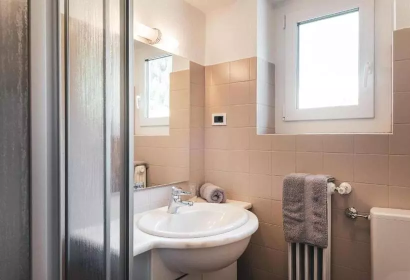 ホテル B&b Frohsinn