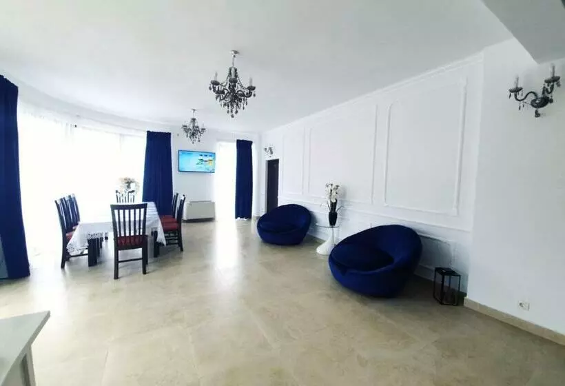 ペンション Regal Guest House