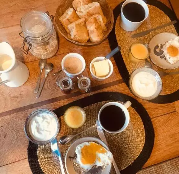 Aamiaismajoitus (B&B) Ferme St Pierre Gîte Autonome 2 4 Personnes