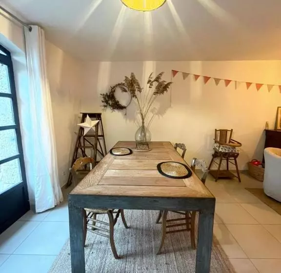 Aamiaismajoitus (B&B) Ferme St Pierre Gîte Autonome 2 4 Personnes