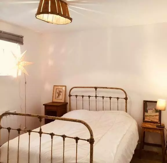 Aamiaismajoitus (B&B) Ferme St Pierre Gîte Autonome 2 4 Personnes