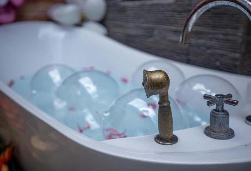 Hotel Amphitrite Resort