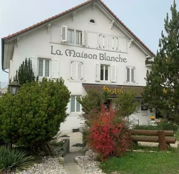 هتل Hôtel Maison Blanche