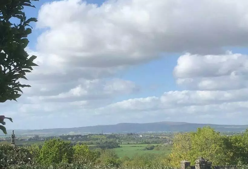 ペンション Gite D Hôte Romantique Et Artistique Au Coeur De Locronan
