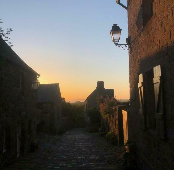 Пансион Gite D Hôte Romantique Et Artistique Au Coeur De Locronan