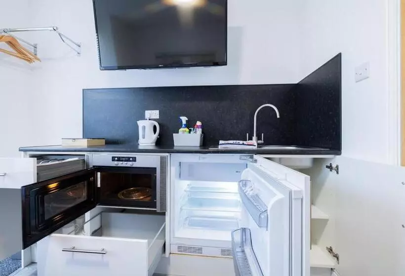 پانسیون Hillcrest Studio Apartments