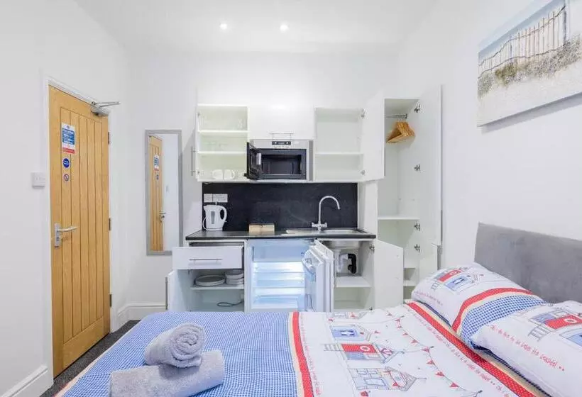 پانسیون Hillcrest Studio Apartments