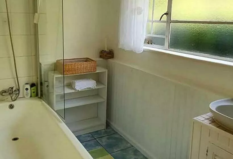 پانسیون L Orange Guesthouse