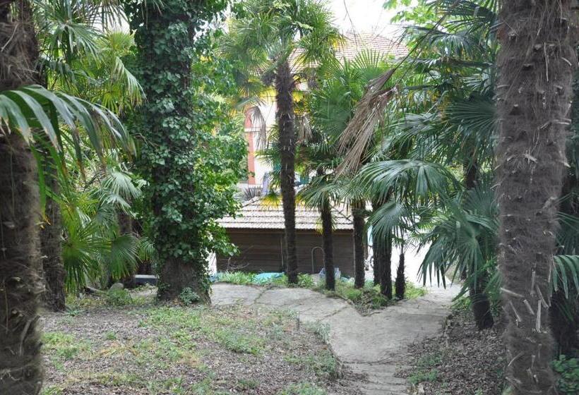 پانسیون Les Villas De La Ville D Hiver Palissy