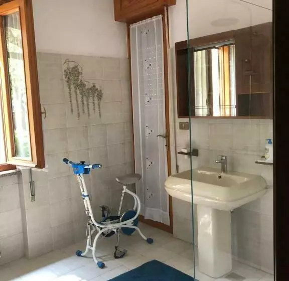 B&b Villa Rosella Appartamento Completo Di Camera Matrimoniale E 2 Letti Singoli