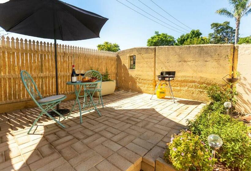 مبيت وإفطار Settlers Cottage