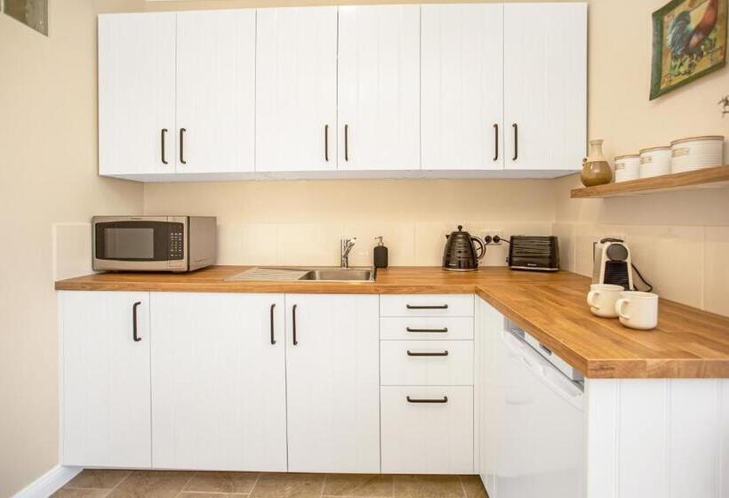 مبيت وإفطار Settlers Cottage