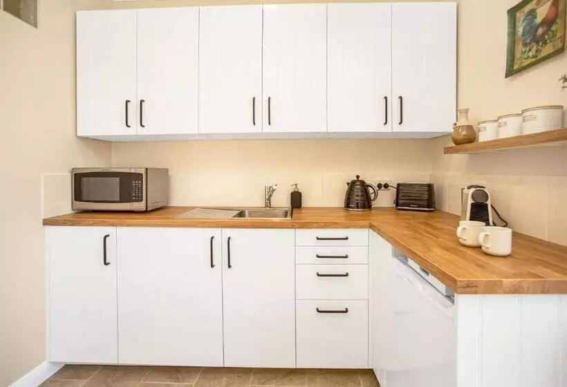 Aamiaismajoitus (B&B) Settlers Cottage