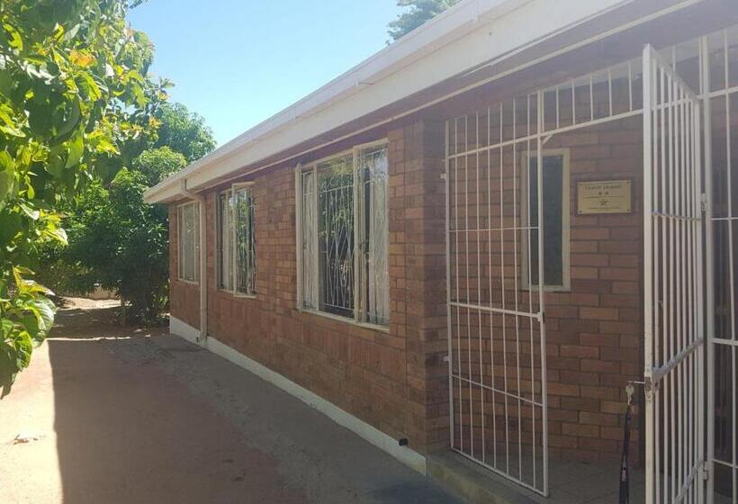 Отель Orangeriverguestfarm