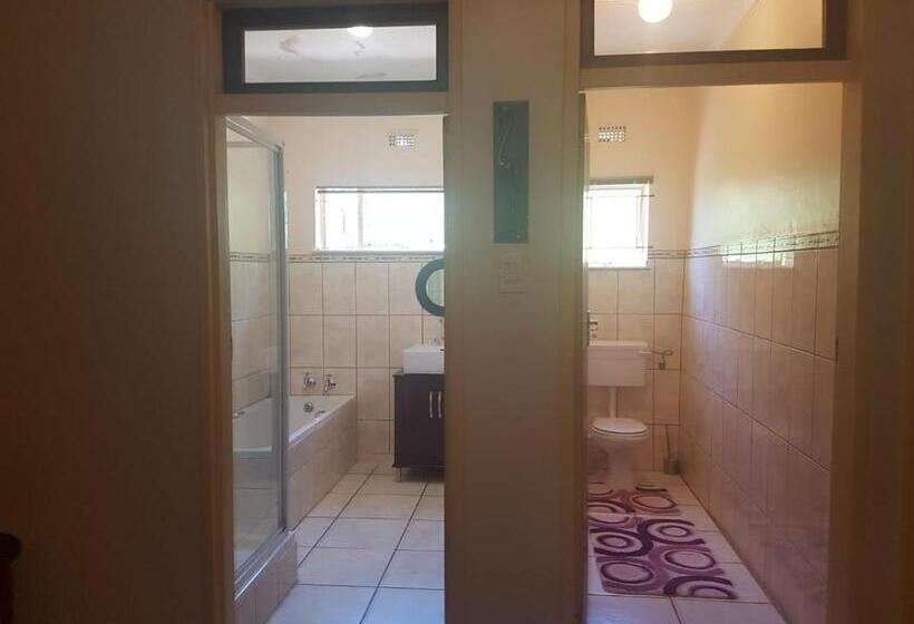 Отель Orangeriverguestfarm