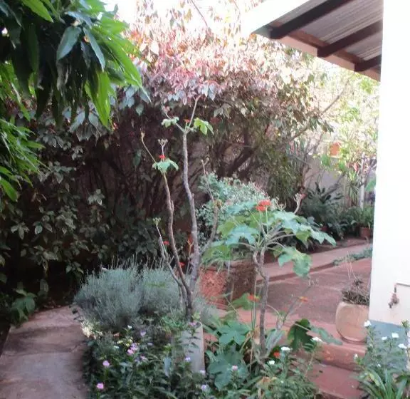 ペンション Lutea Guest House