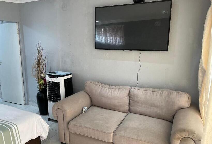 Пансион The Cottage