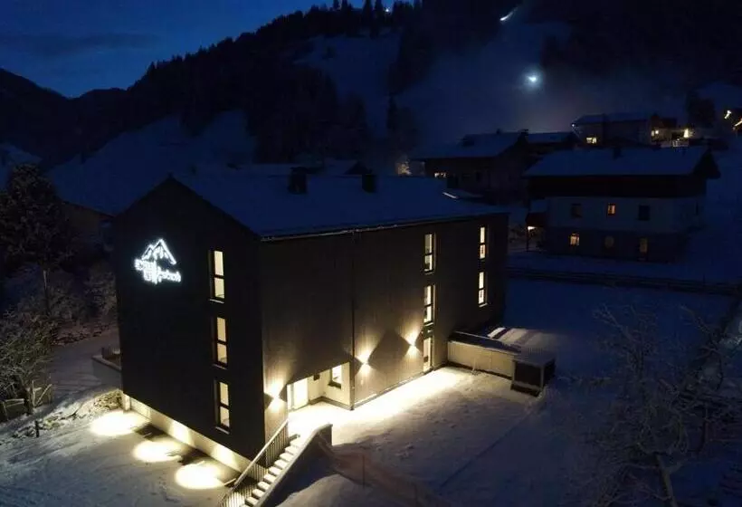 Simple Life Apartments