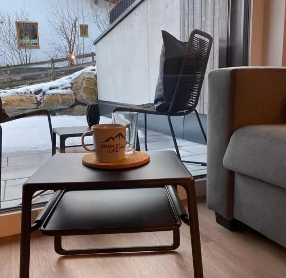 Simple Life Apartments